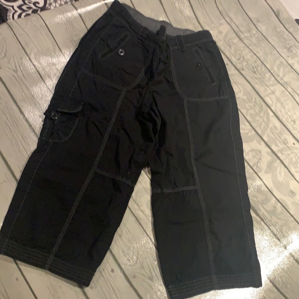 Women’s athletic cargo capris